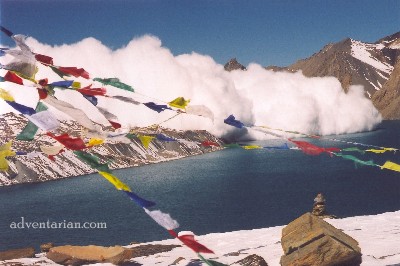 Tilicho_Lake_Avalanche